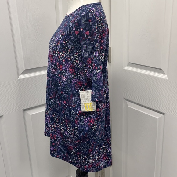 LuLaRoe New XXS Blue Floral Irma Shirt NWT - Picture 3 of 8